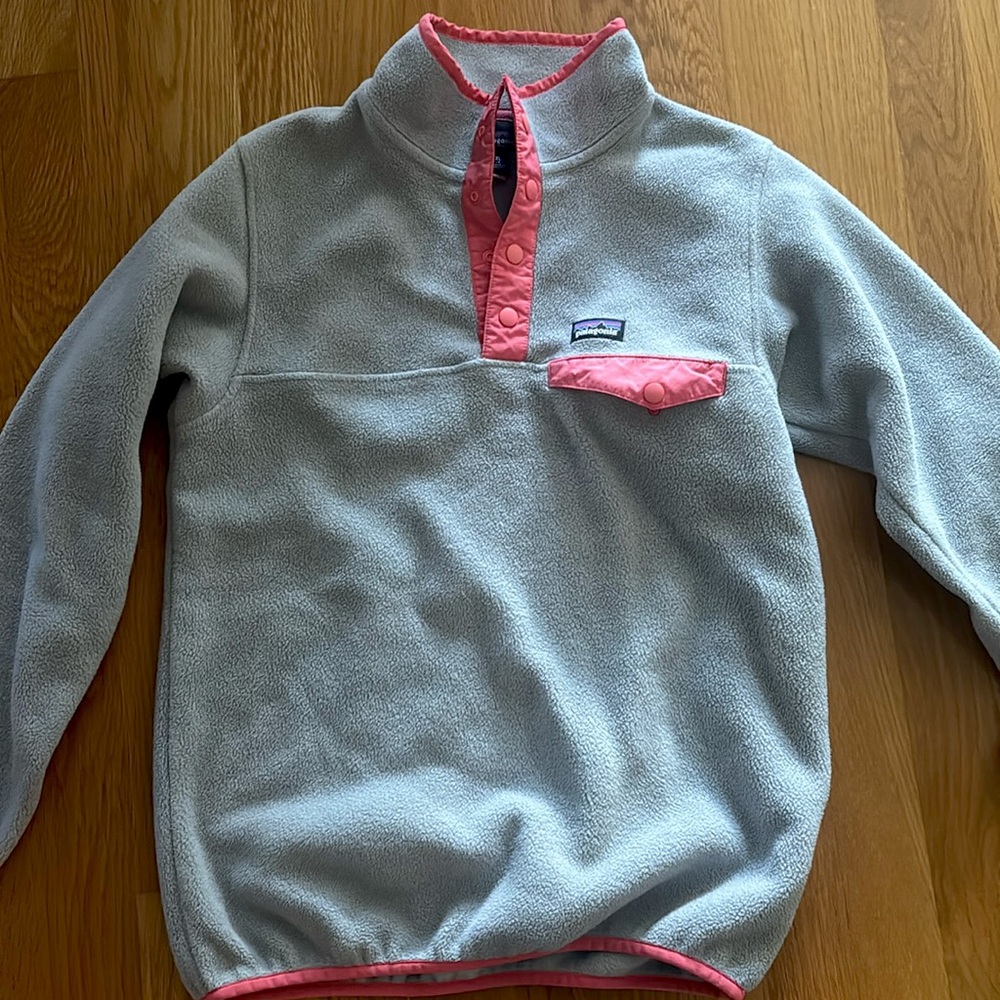 Kids Patagonia pullover size XL (14)